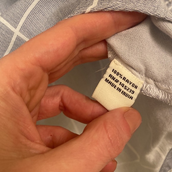 Sim & Sam Slit Back Button Up - Picture 5 of 6